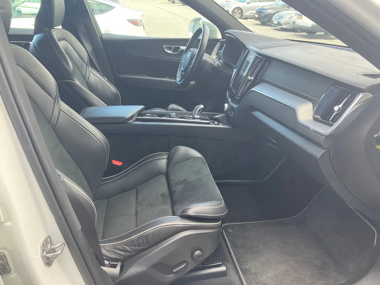 Car Image - 7FLGHfL5KuT5KIyzwWPlTt