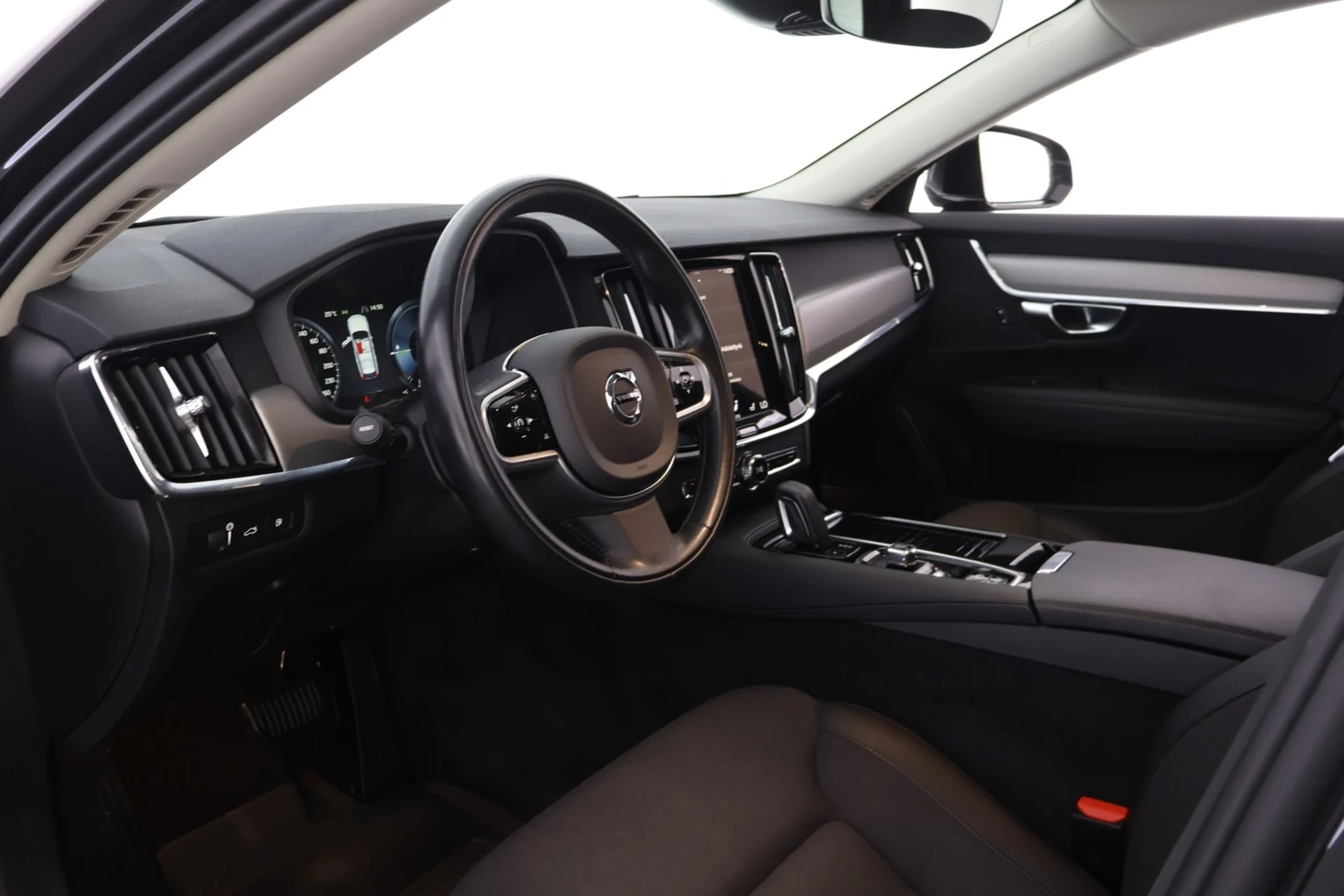 Car Image - 2MvNOmtj6E1y3790IpoPHi