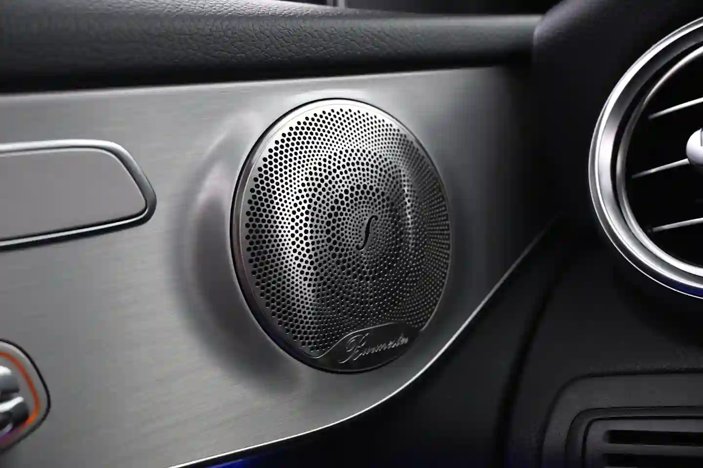 Car Image - 26r4CCzIWbsvgK97i25dRS
