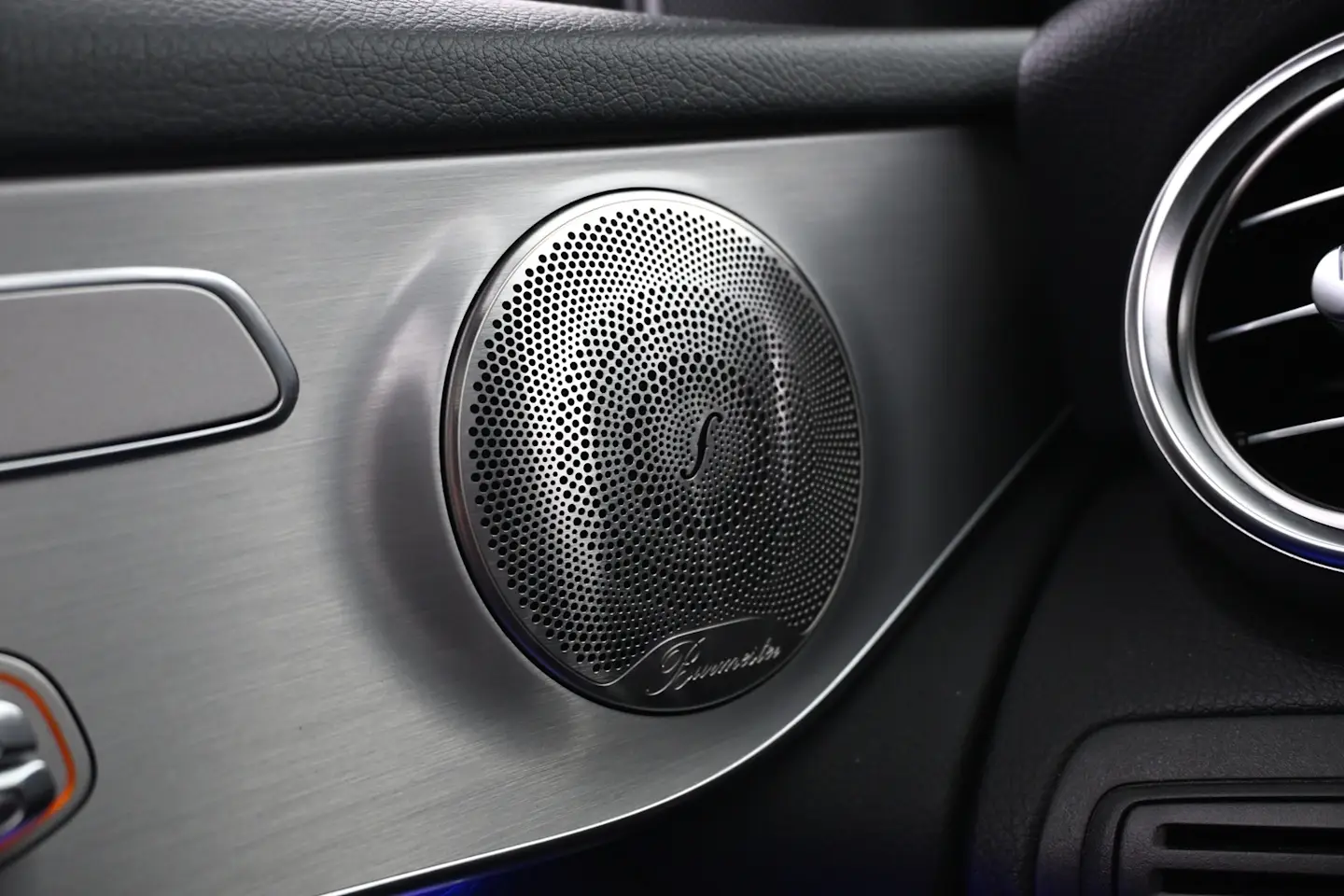 Car Image - 26r4CCzIWbsvgK97i25dRS
