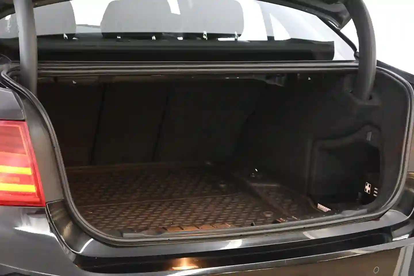 Car Image - 7d59V1HETtWfviYGIotkc2