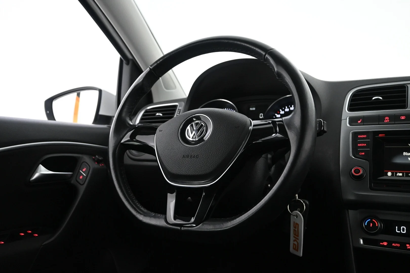 Car Image - 4otyeiZn7D9dzddEOqSf65