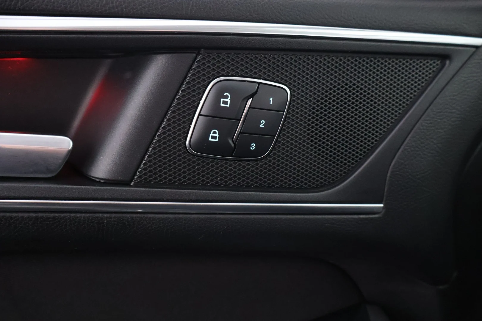 Car Image - 7DyZQlF23VlYnXG1WW6WCt