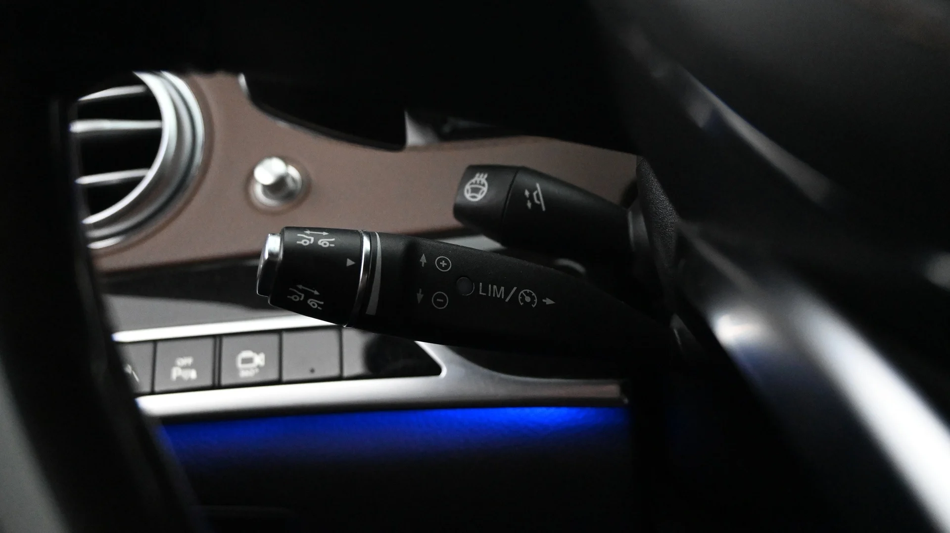 Car Image - 2GkUFmKD7mCHr6VaM15SOM