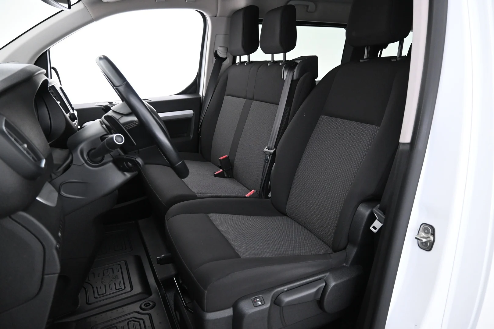 Car Image - 7g2eO2zSBsOQyRNkeEu6ME