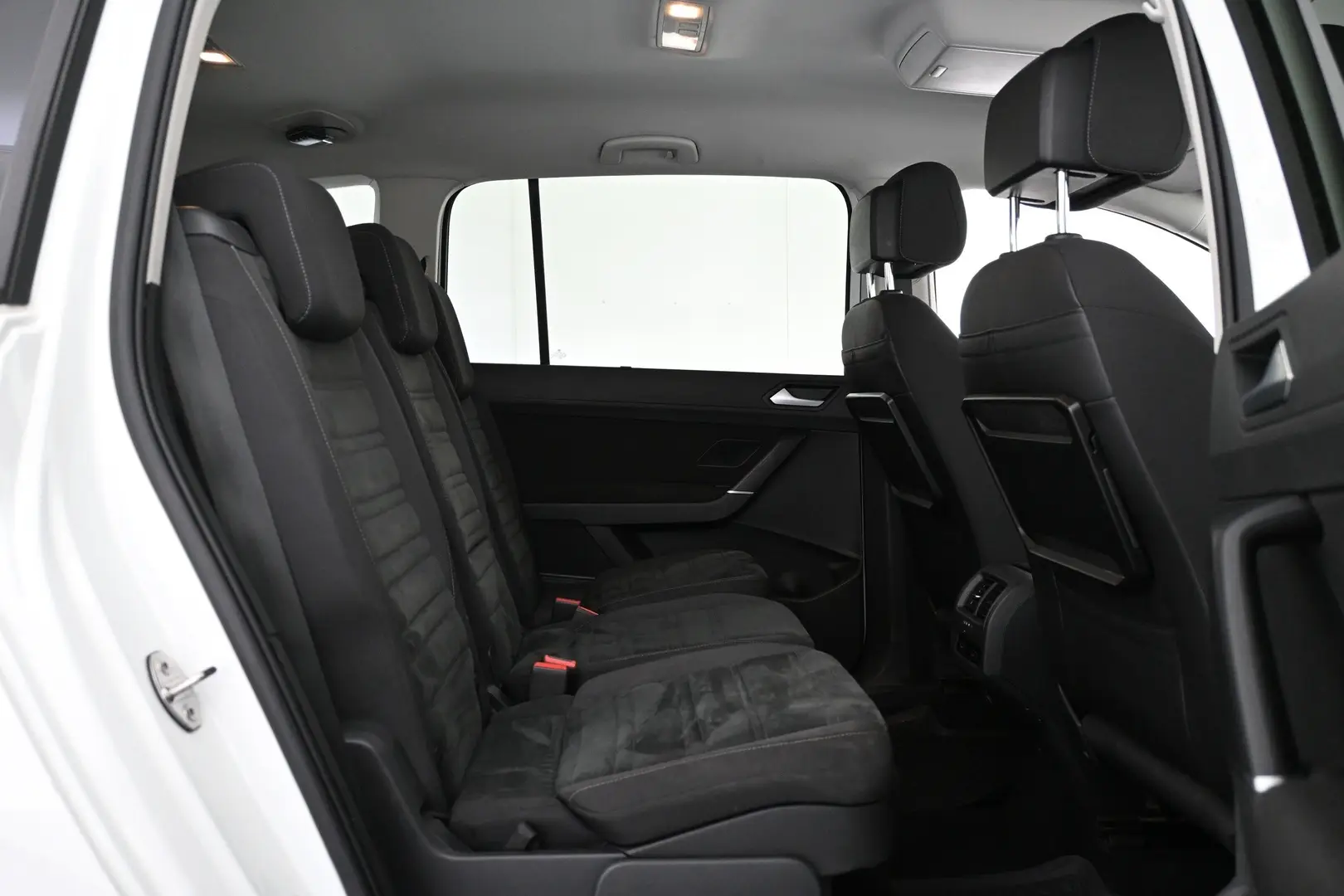 Car Image - Q2BXNQbIqW5plPjr7lXbn