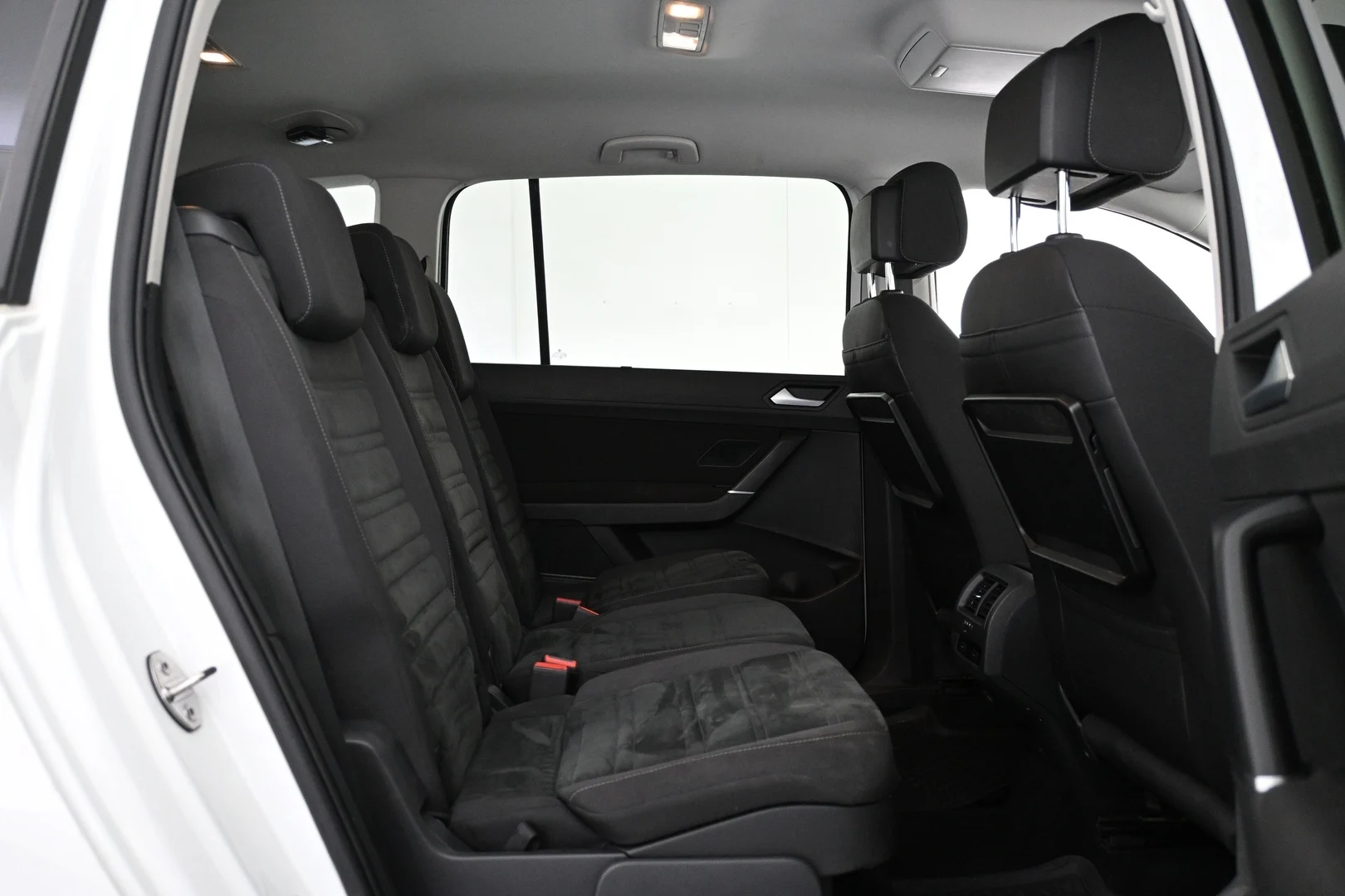 Car Image - Q2BXNQbIqW5plPjr7lXbn