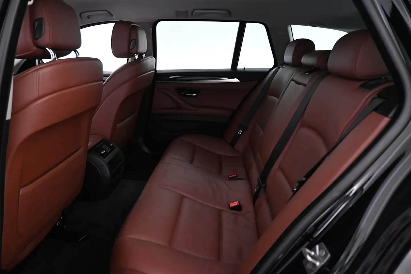 Car Image - T1eDD4zF2K8G1tlfFP0kL