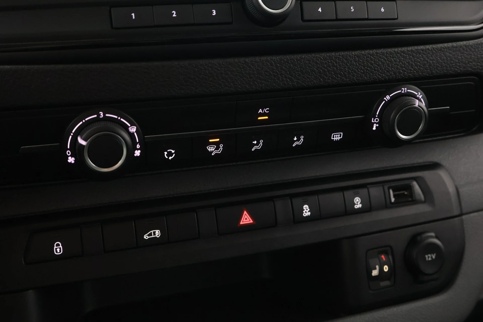 Car Image - 4ypYDqXEJR1HDFZ4JX2Ms5