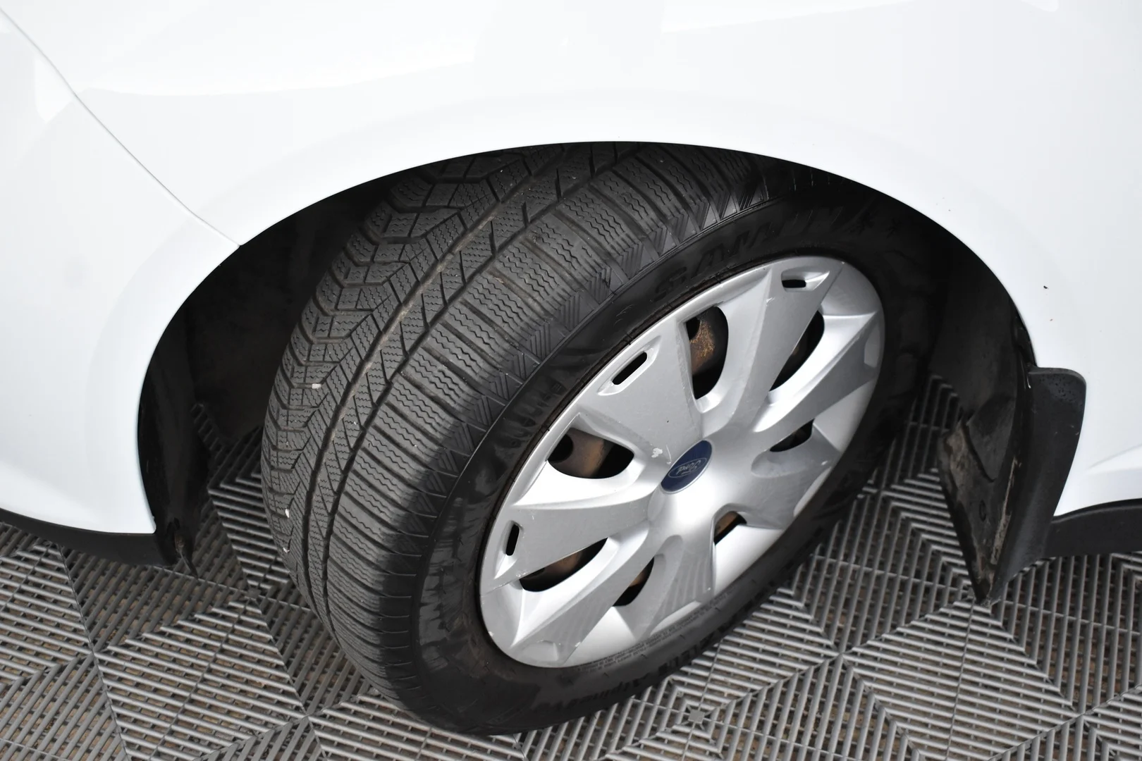 Car Image - 17xFvnkknQarcdjvMxAF3B