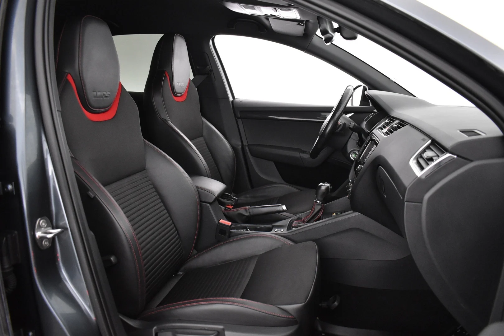 Car Image - Q1Jq1CgJvllS8f19PlcHT