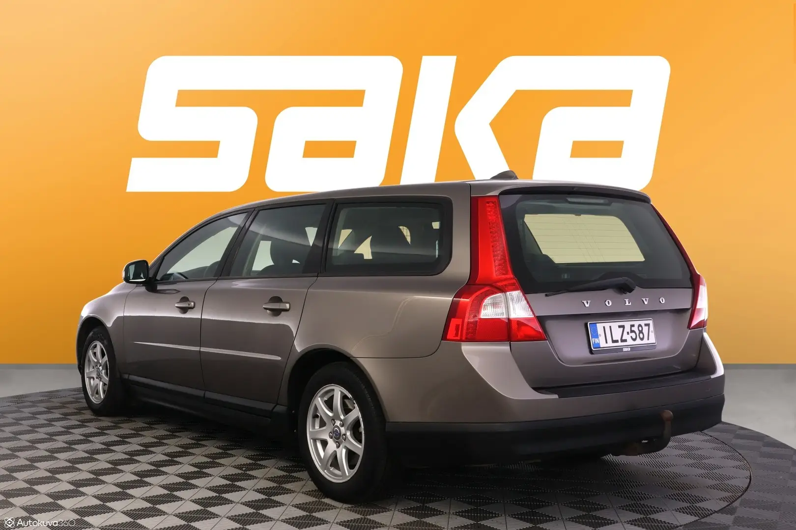 Car Image - e9DVzcqm4kkaPg2FNxUNx