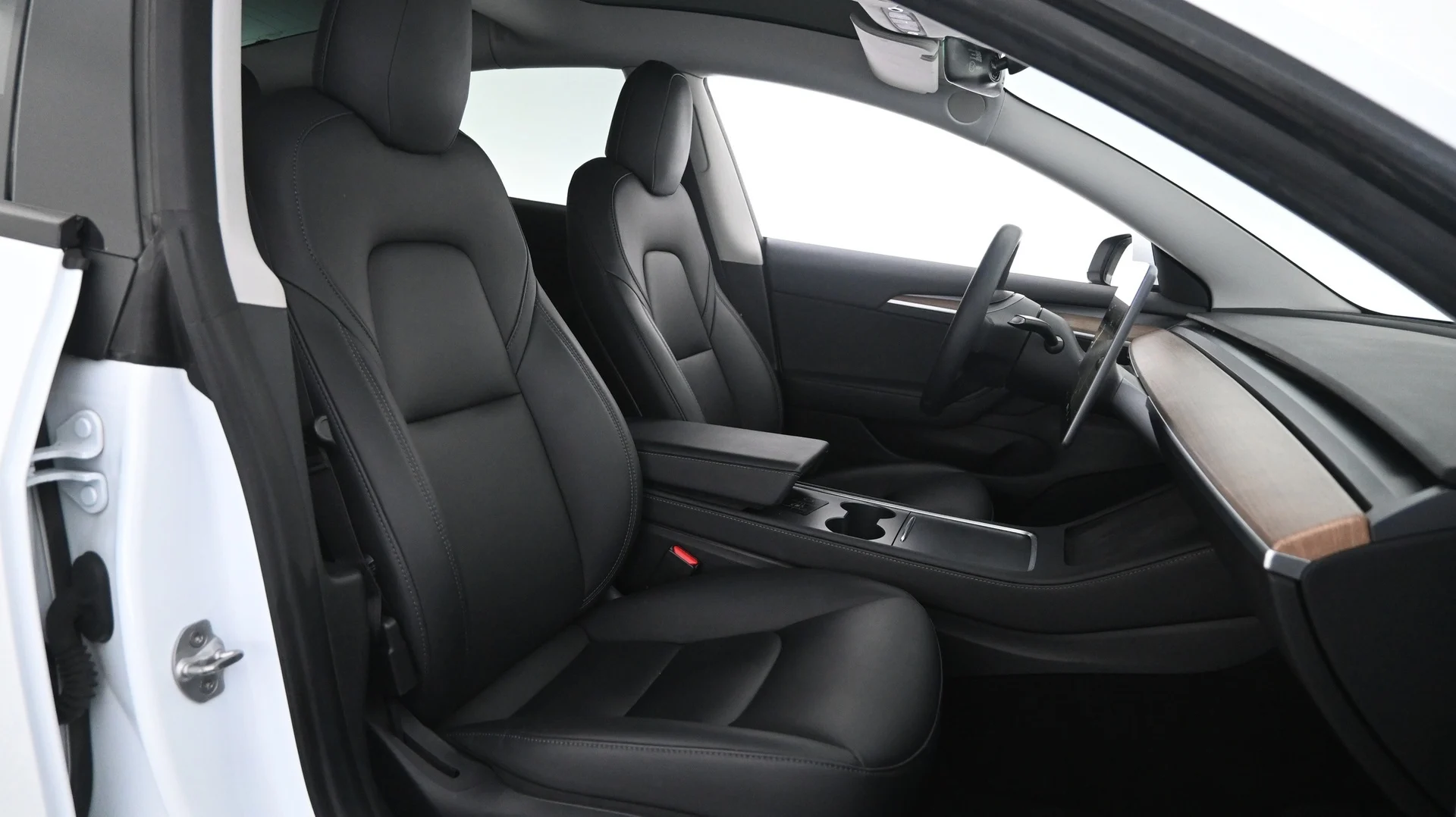 Car Image - 17iFfma0fzE860T9CVjdm0