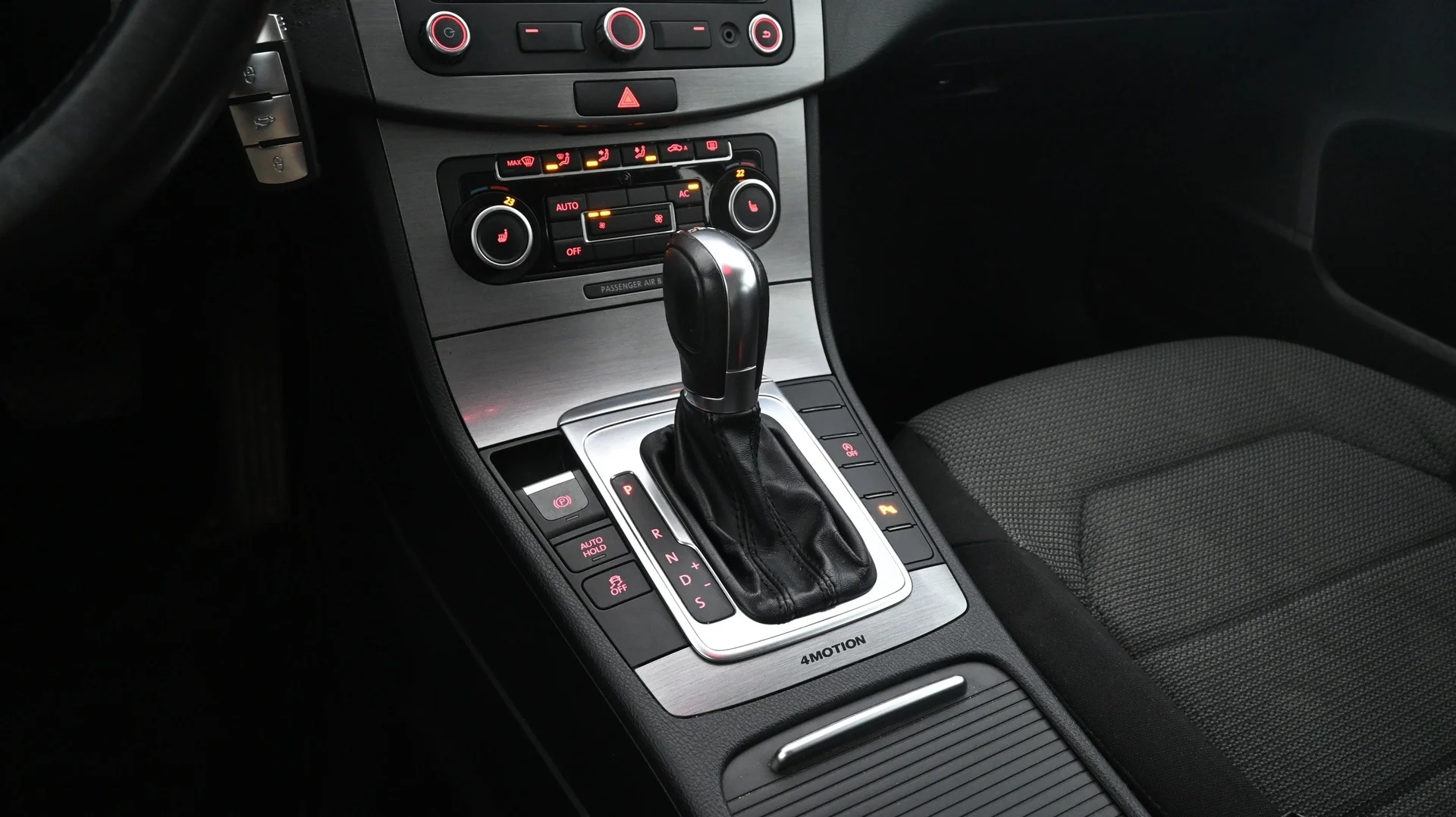 Car Image - 38GROhHzXZXUpXnC1DGRKk