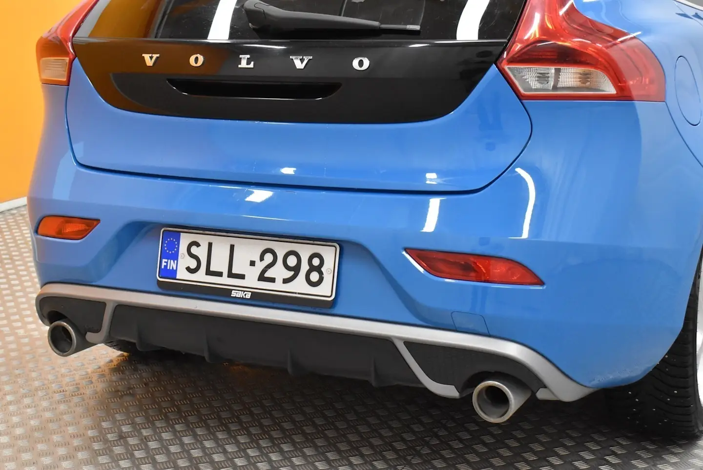 Car Image - cry0XoROoT7OsgQas8mGt