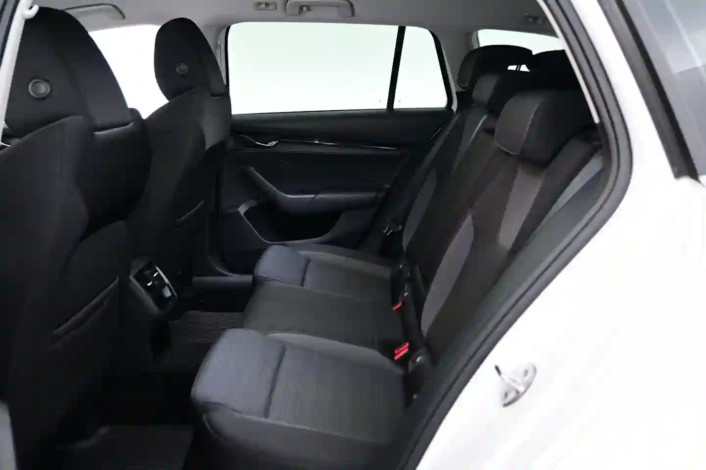 Car Image - 3uVMtxJLzb5wDMudNg5px9