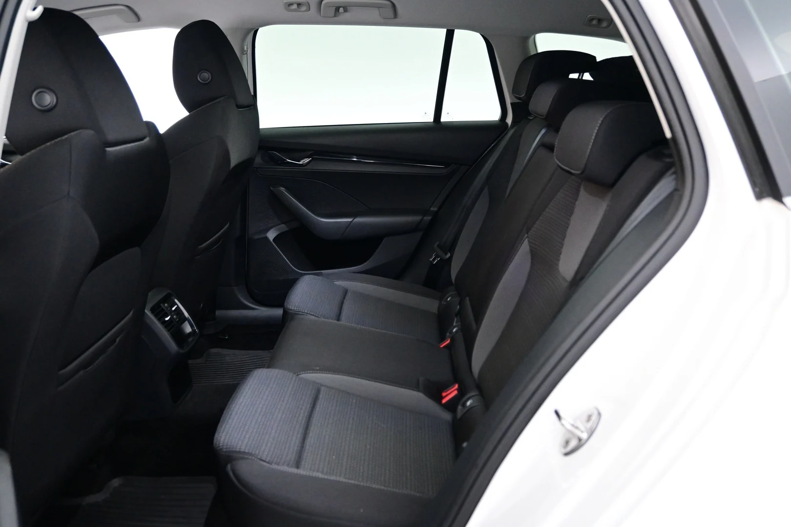 Car Image - 3uVMtxJLzb5wDMudNg5px9