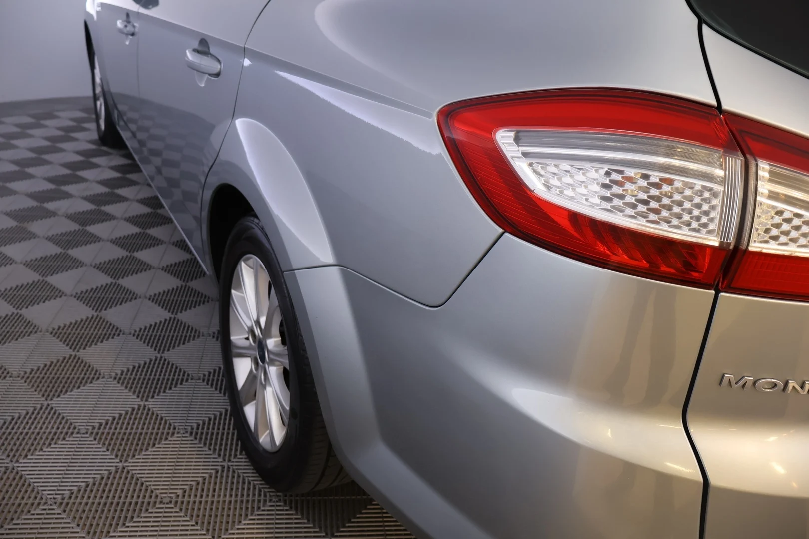 Car Image - vXcW9Znu7BZRGoNUyCR7F