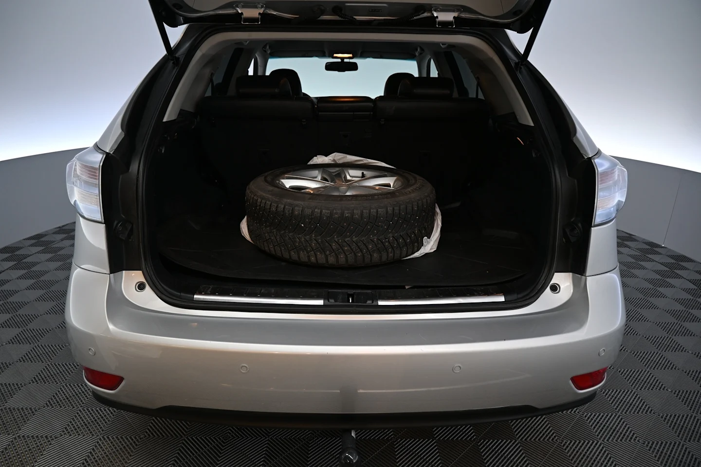 Car Image - bxB9whIr6xBNCU5fLLoVx