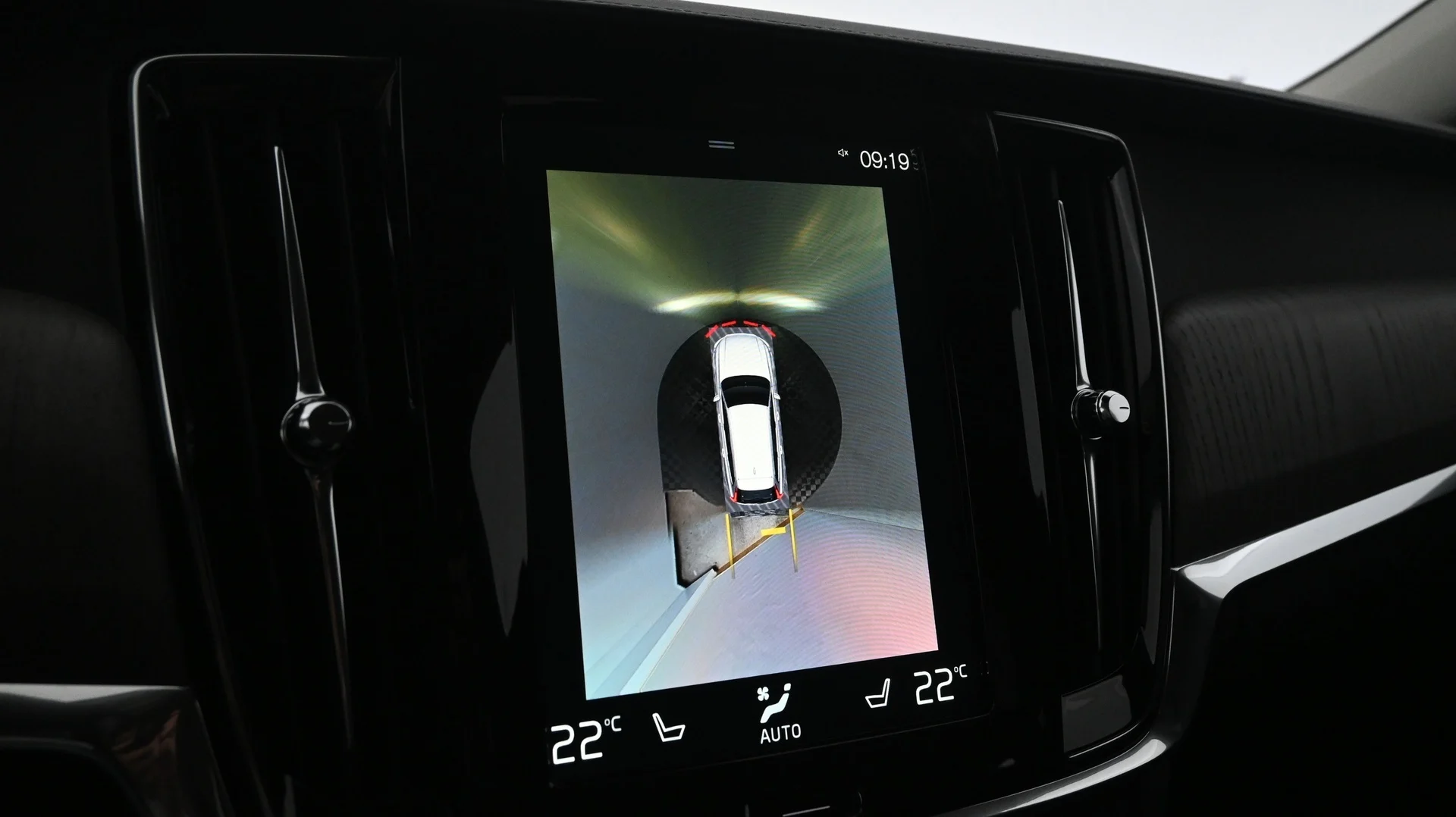 Car Image - 6NLX5z41E88iJqrnKELbK7