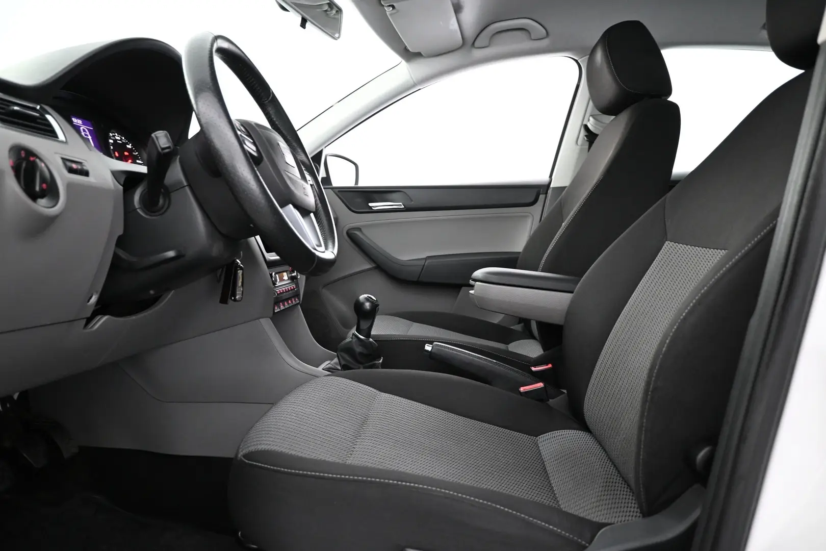 Car Image - 5xdIWzBOo8OG20oylUAsgr