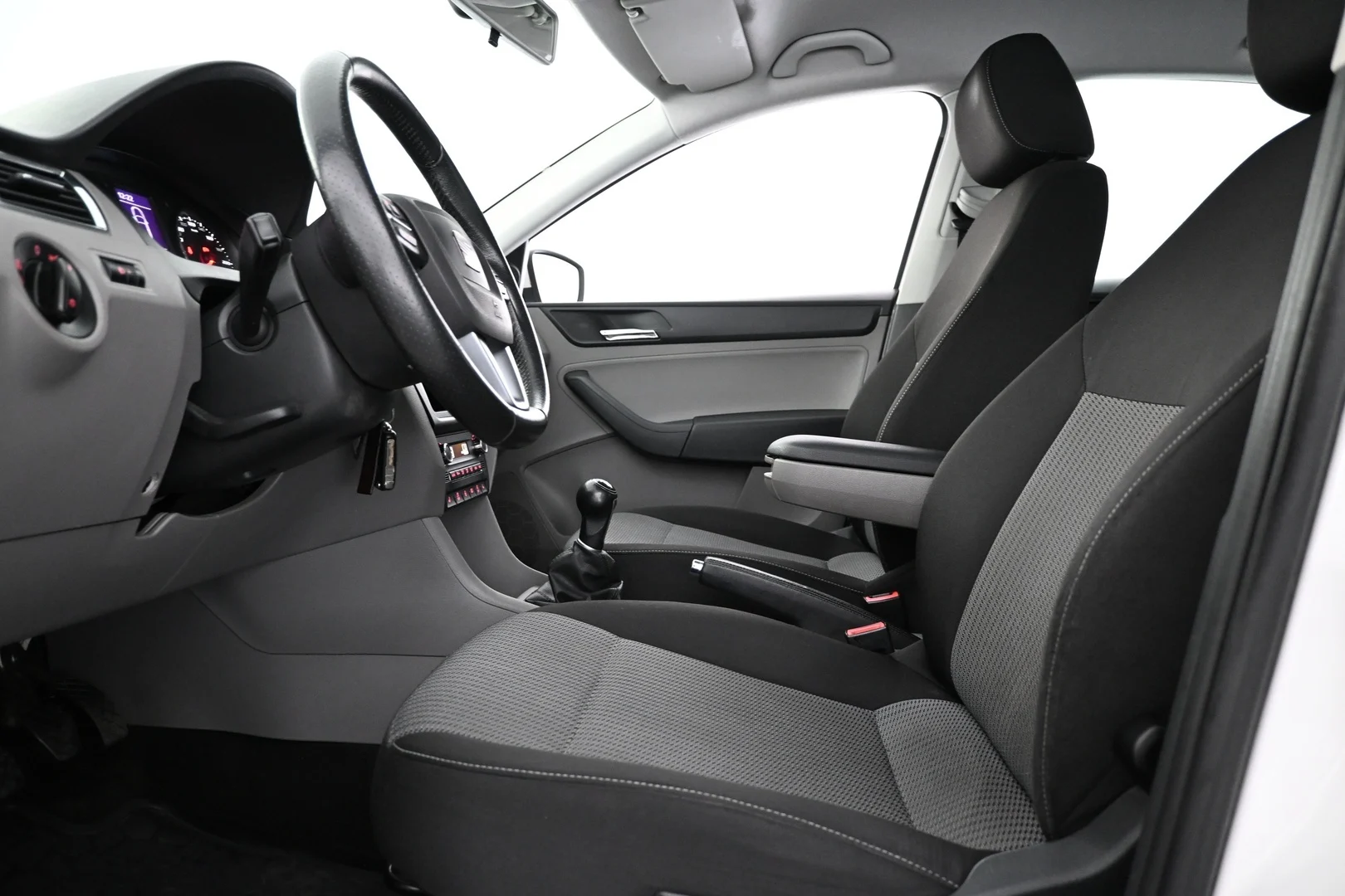 Car Image - 5xdIWzBOo8OG20oylUAsgr