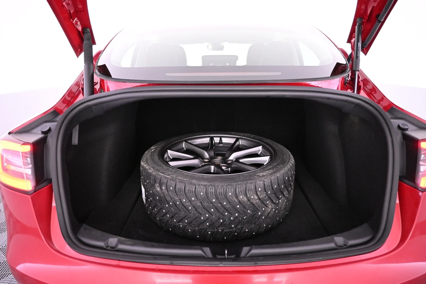Car Image - 2c3A2yztsy4cCuXi5v33r8