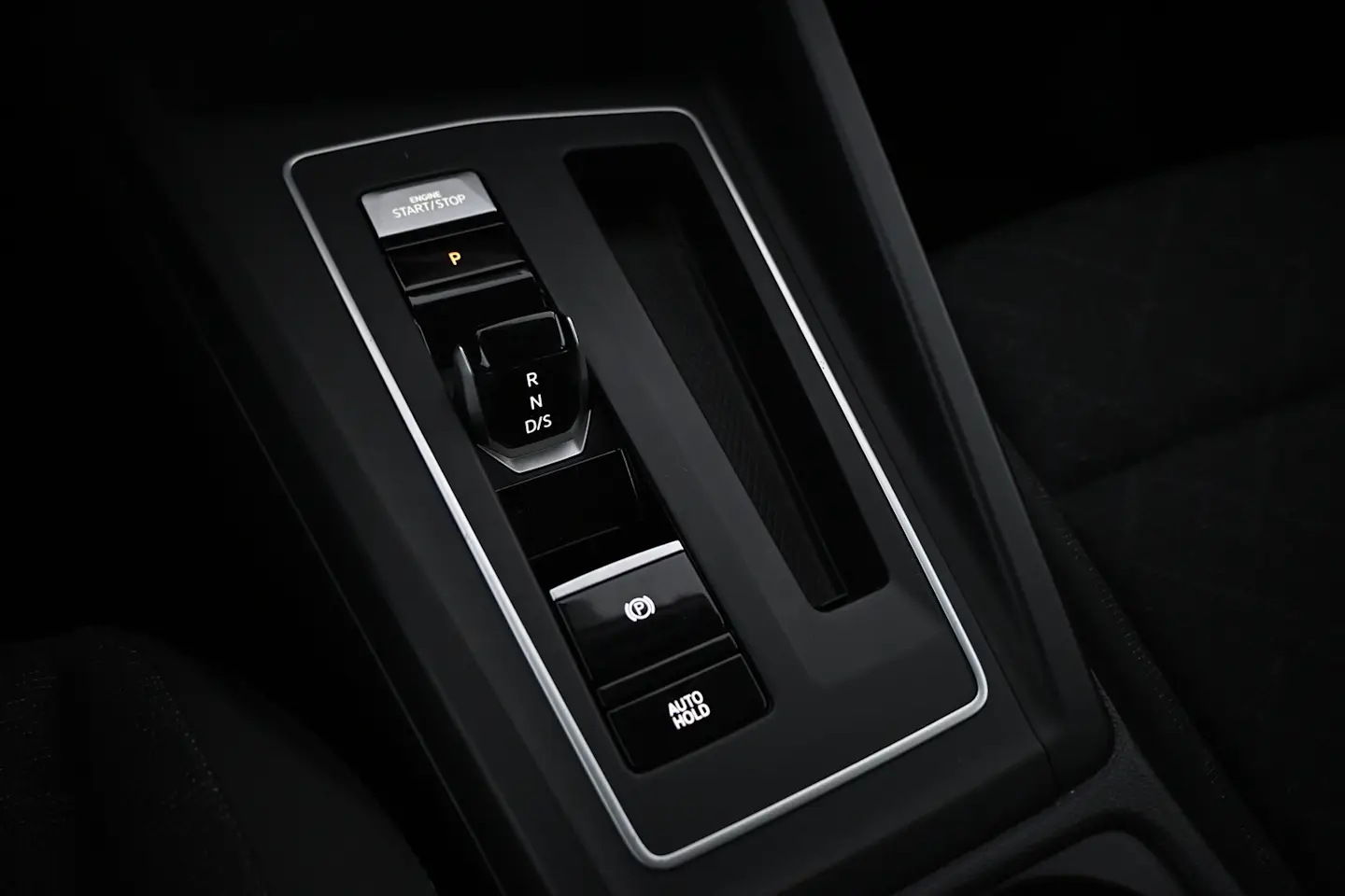 Car Image - 664UHQ4V7l3HPxwfVvtZOW