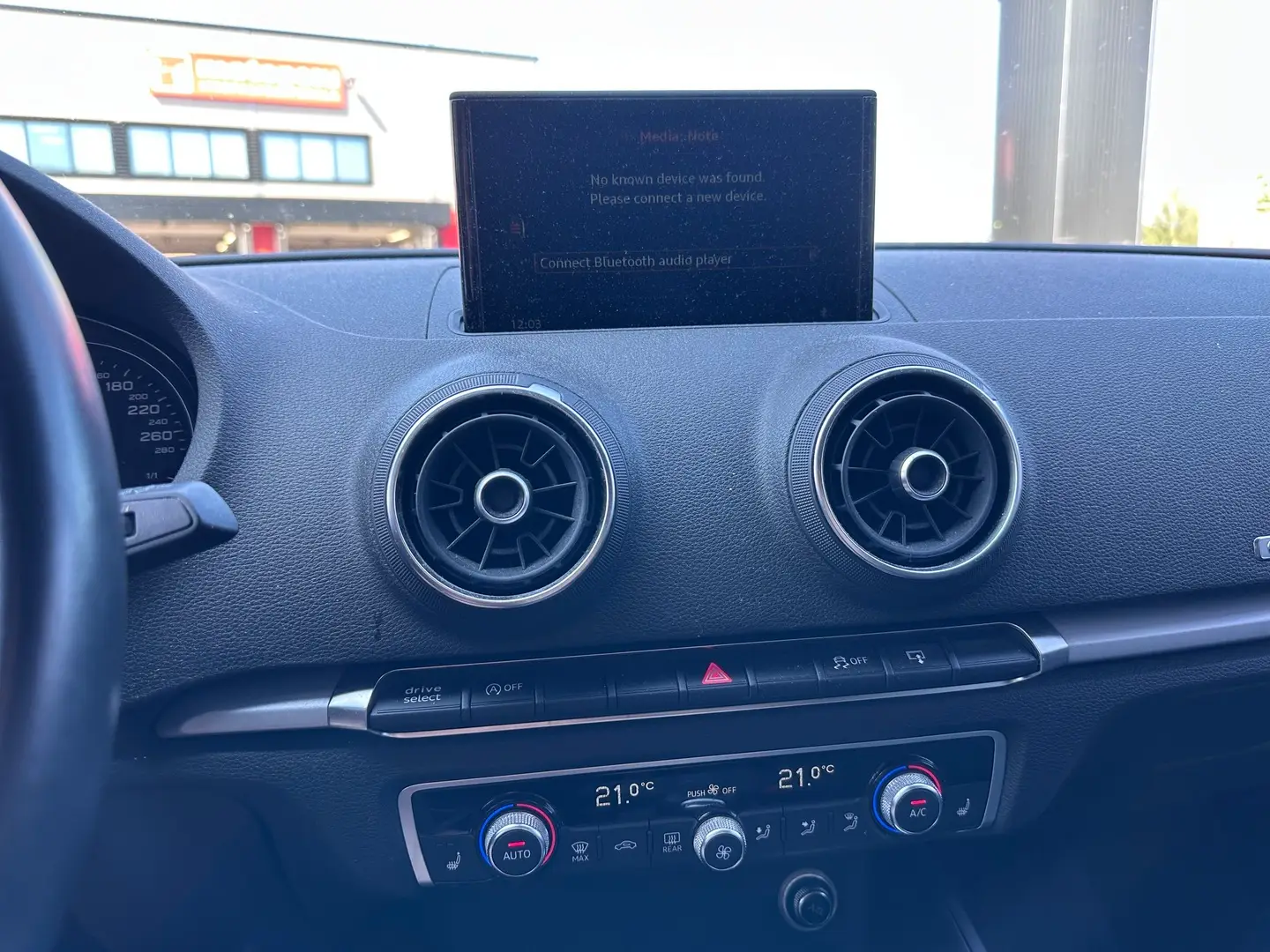 Car Image - 7JJOx3MLFhkgXj9JhqRnvG