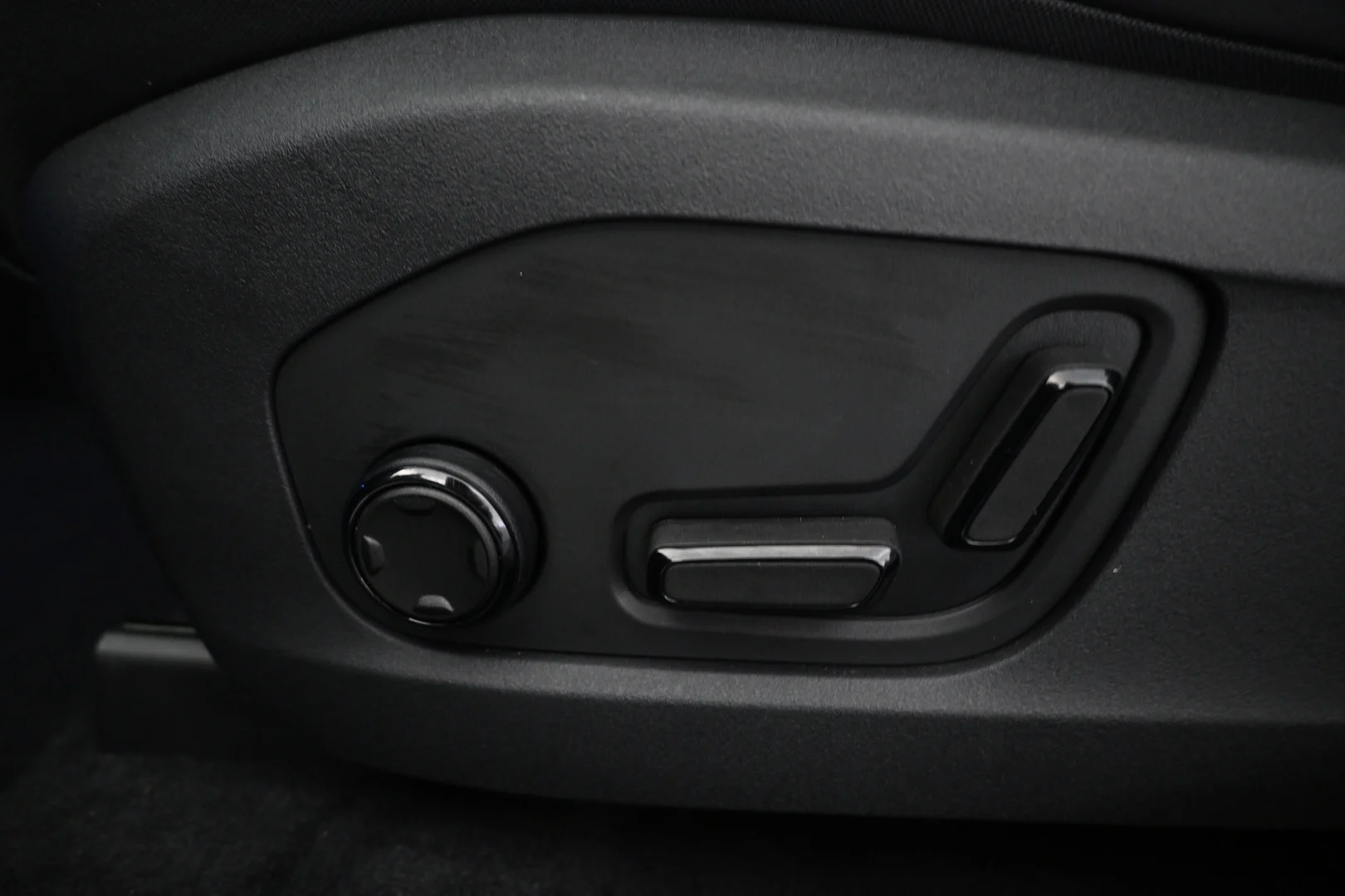 Car Image - 671x0r755c1ypVC0x0Njtt