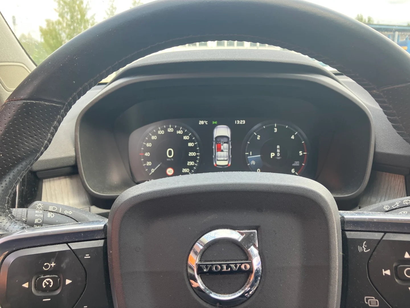 Car Image - 6PCozKguEvCtYHEvqdO3oS