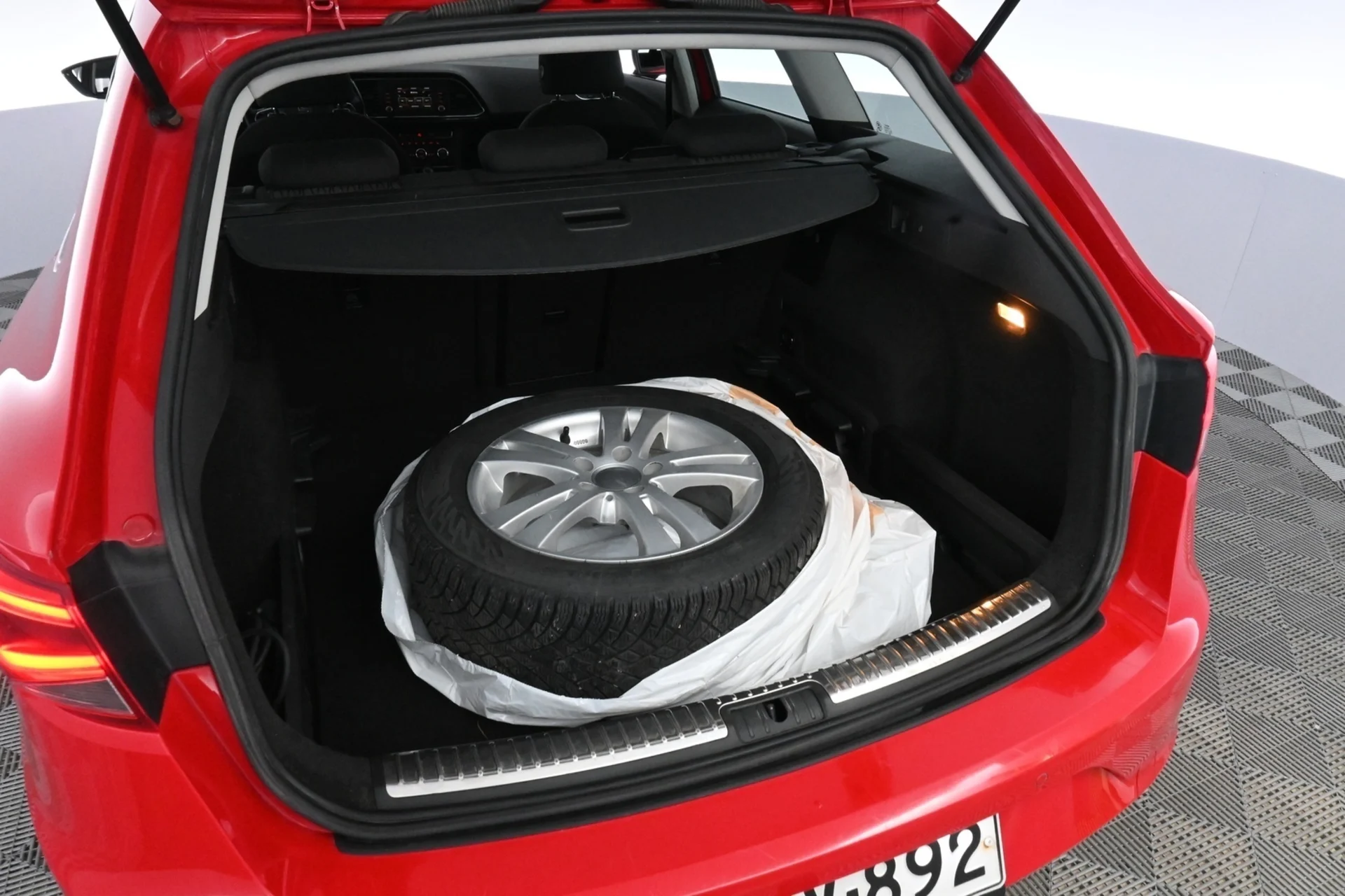 Car Image - 3taOnpiPsMta6NmBdwB9eW