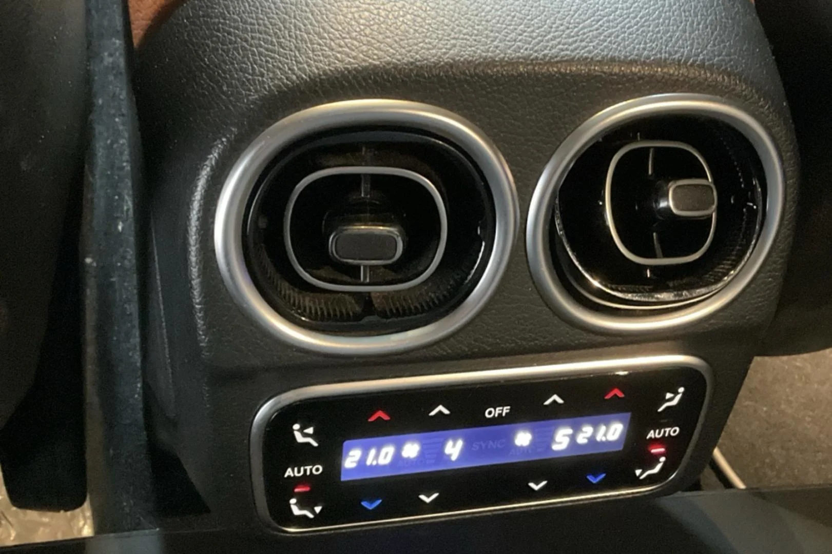 Car Image - 20aADJYwCy4Oon8YhVSUPD