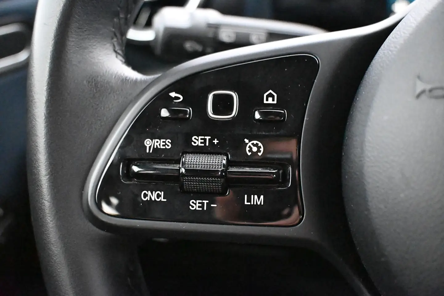 Car Image - 7kQ6sRZgyxc912GAxoEeWC