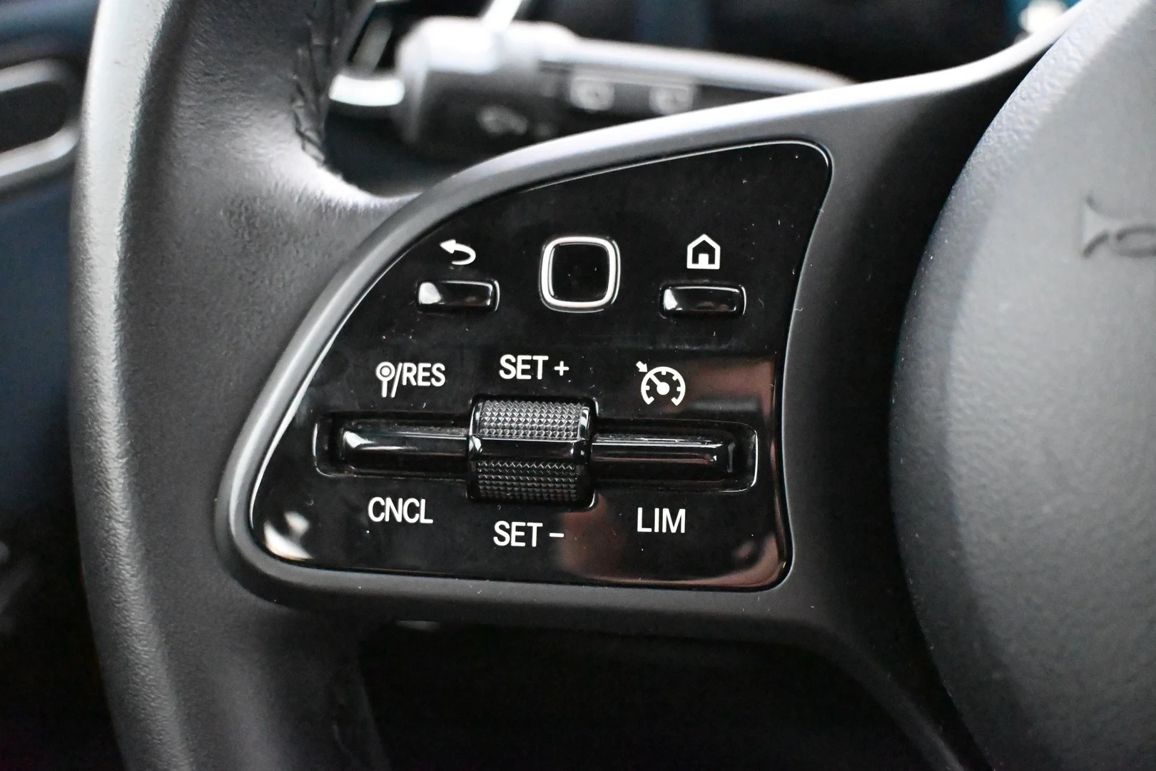 Car Image - 7kQ6sRZgyxc912GAxoEeWC