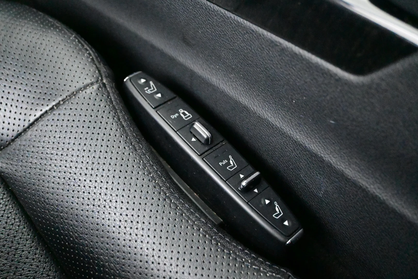 Car Image - 2kRhSF7kMpCxYnHbmlxsSA