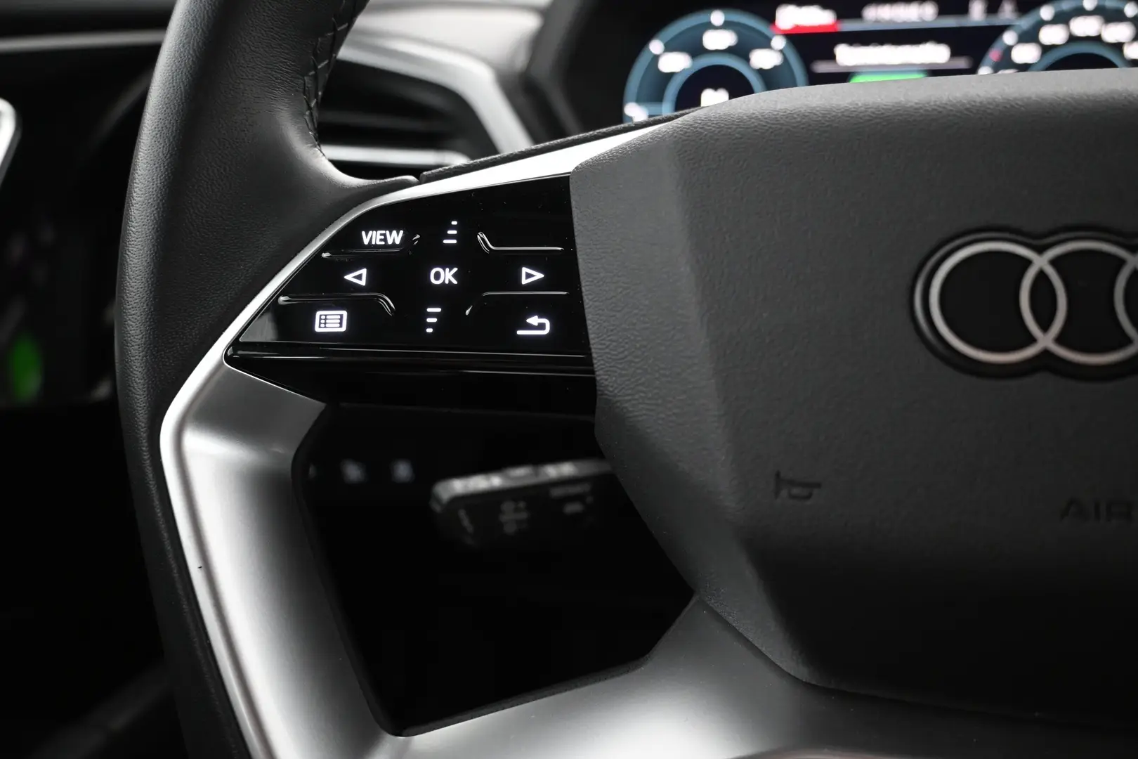 Car Image - 3UO44sRIgFgxoW75qINRdm