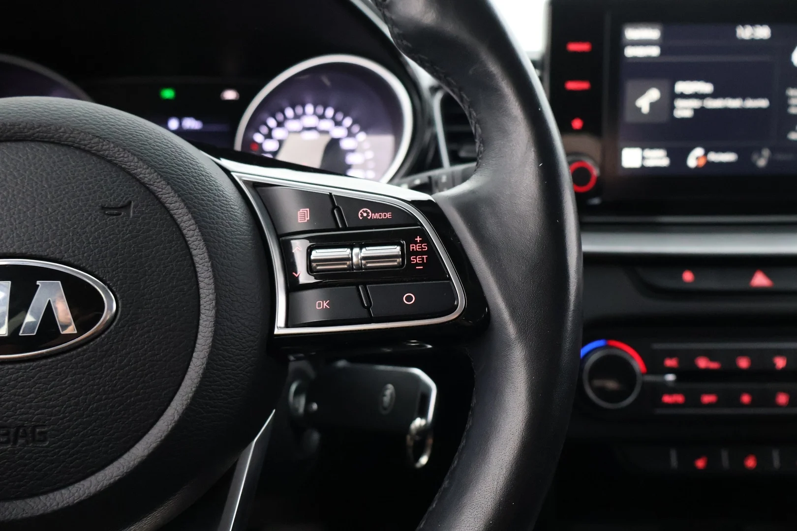 Car Image - 25s0Dg5WlzFAN72DZ9q37F