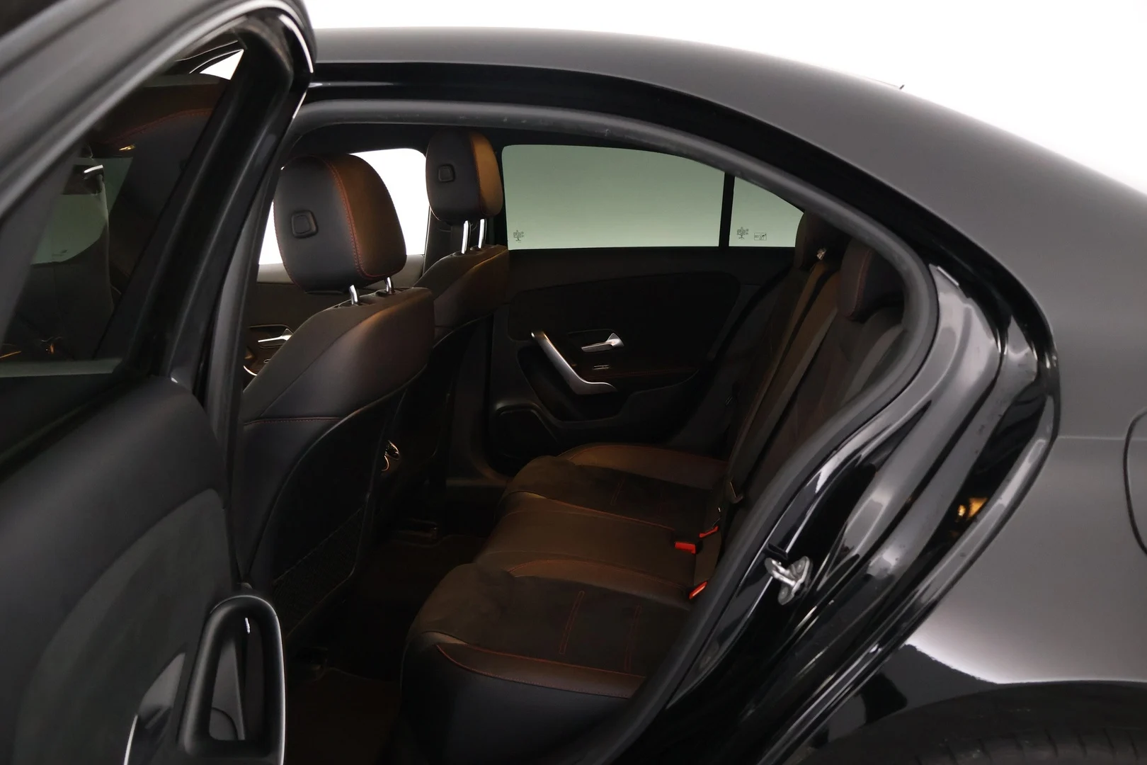 Car Image - 1R4ozGsYT9EQ4dJsfLam7V