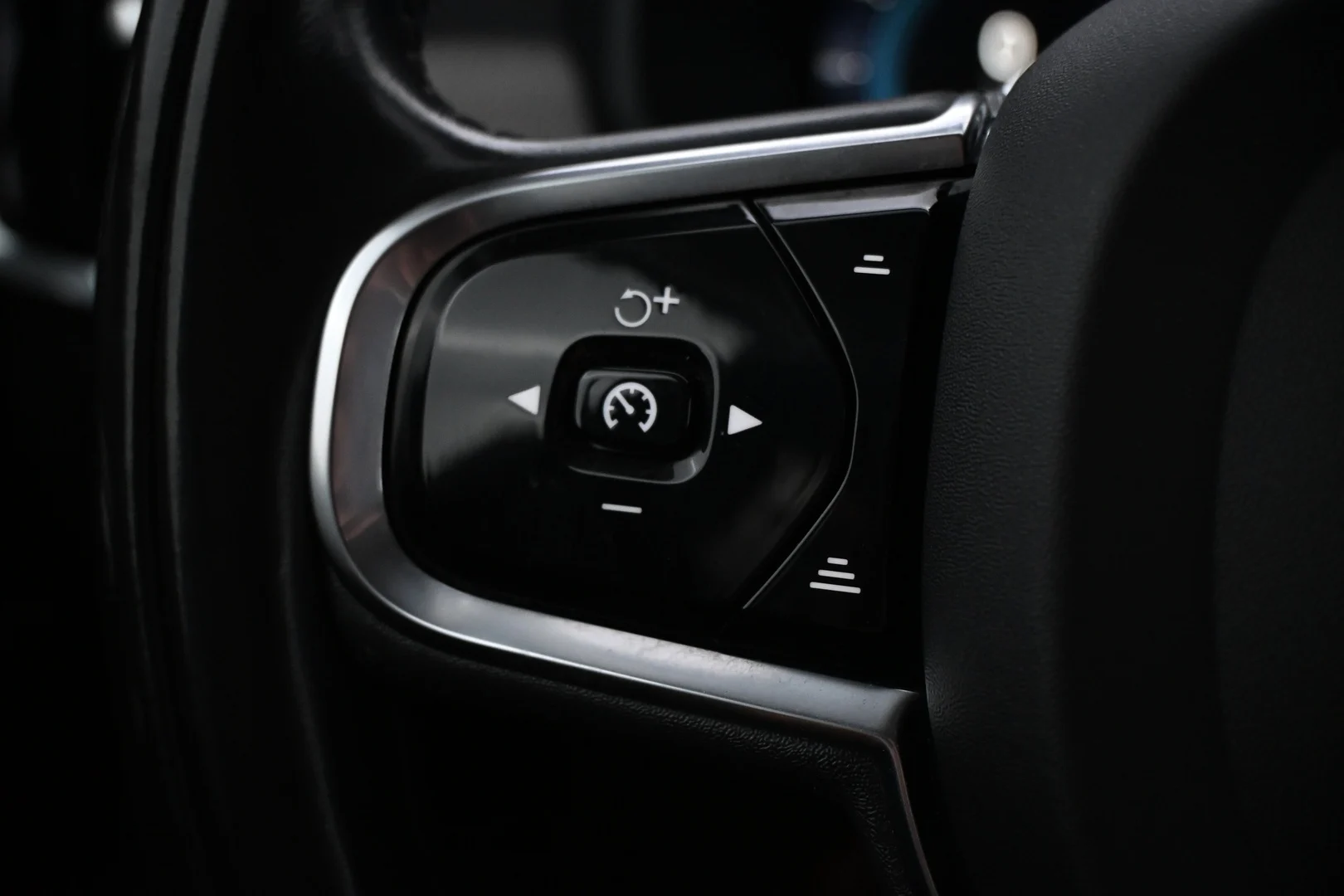 Car Image - 4xaQBJMt9sqErWu7xChVJl