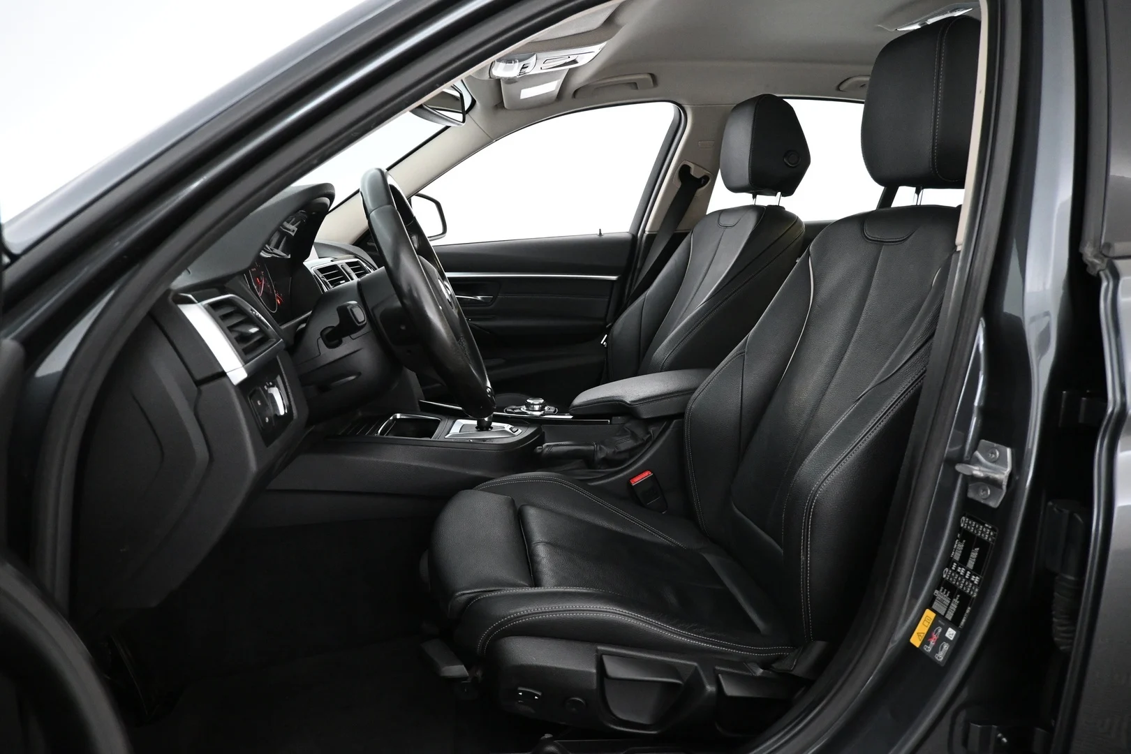 Car Image - 15JcEBgWUlgB0Wd8dvw92F