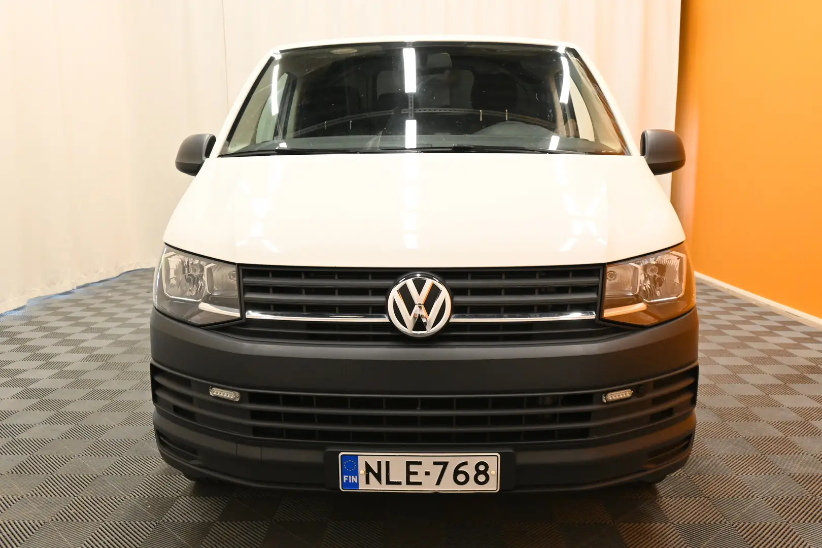 Car Image - 5Zf8FEIt1zA1CbnQMBqY06
