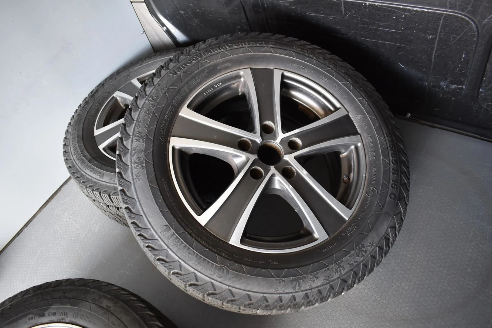 Car Image - 2NYKtJ78APxa5eJr89sRX2