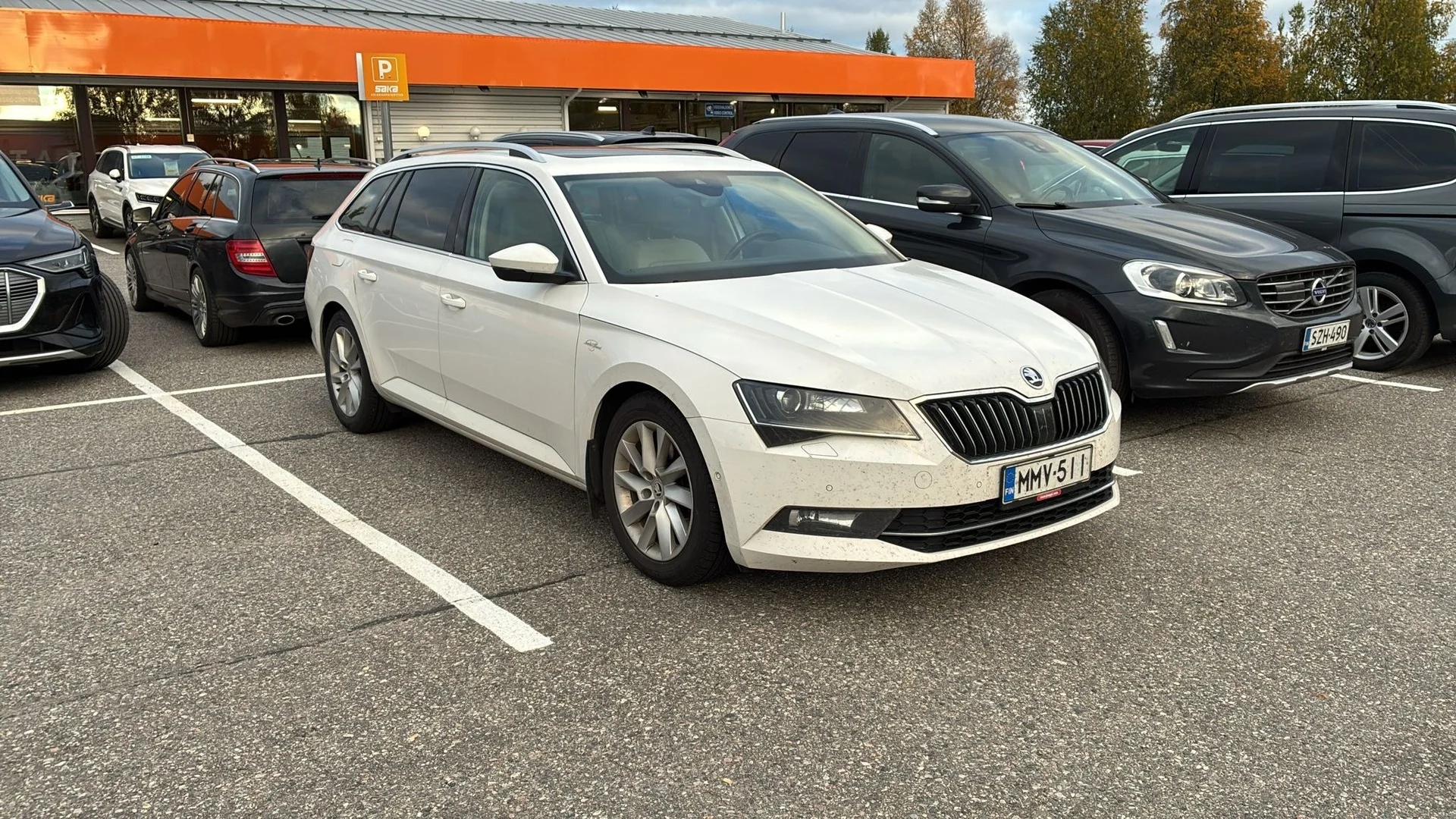 Car Image - 63VB5xjub2IlR6iTOTjeoL
