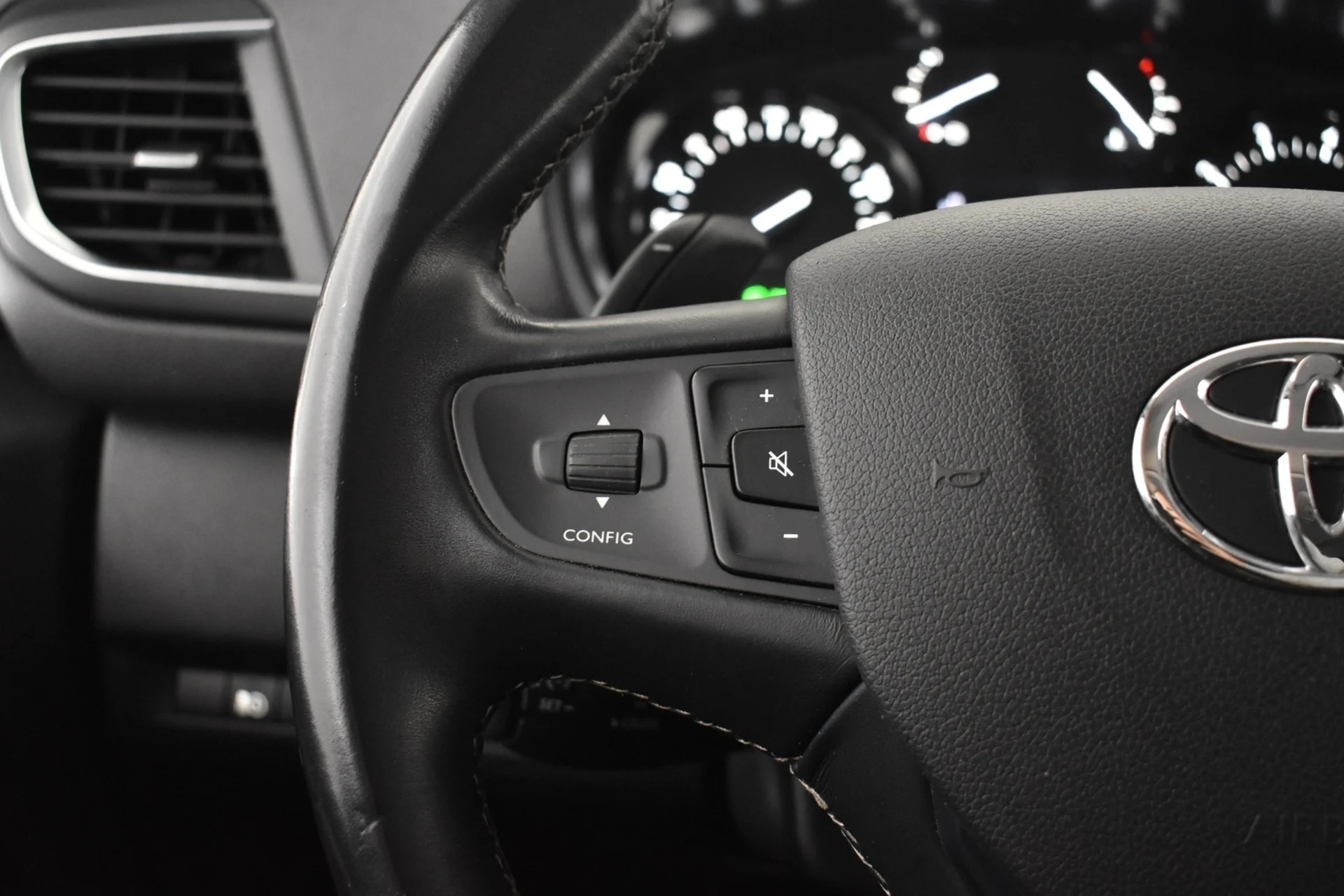 Car Image - 5oGDcLyDGF8YoVEt0VJ5oy