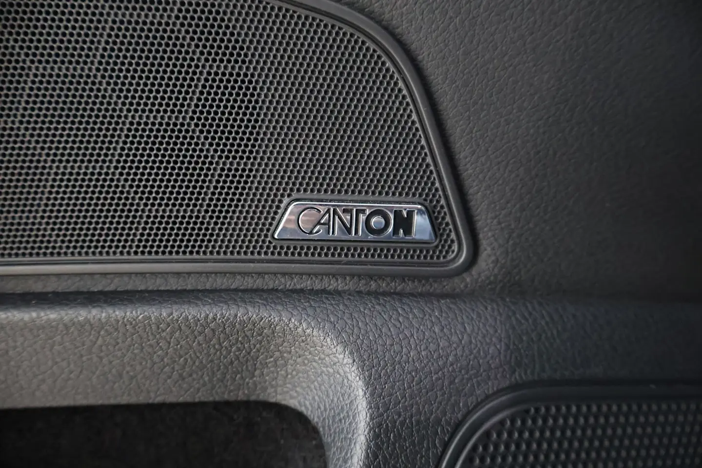 Car Image - 3rhj9ttfv7XUEbrP2QINiC