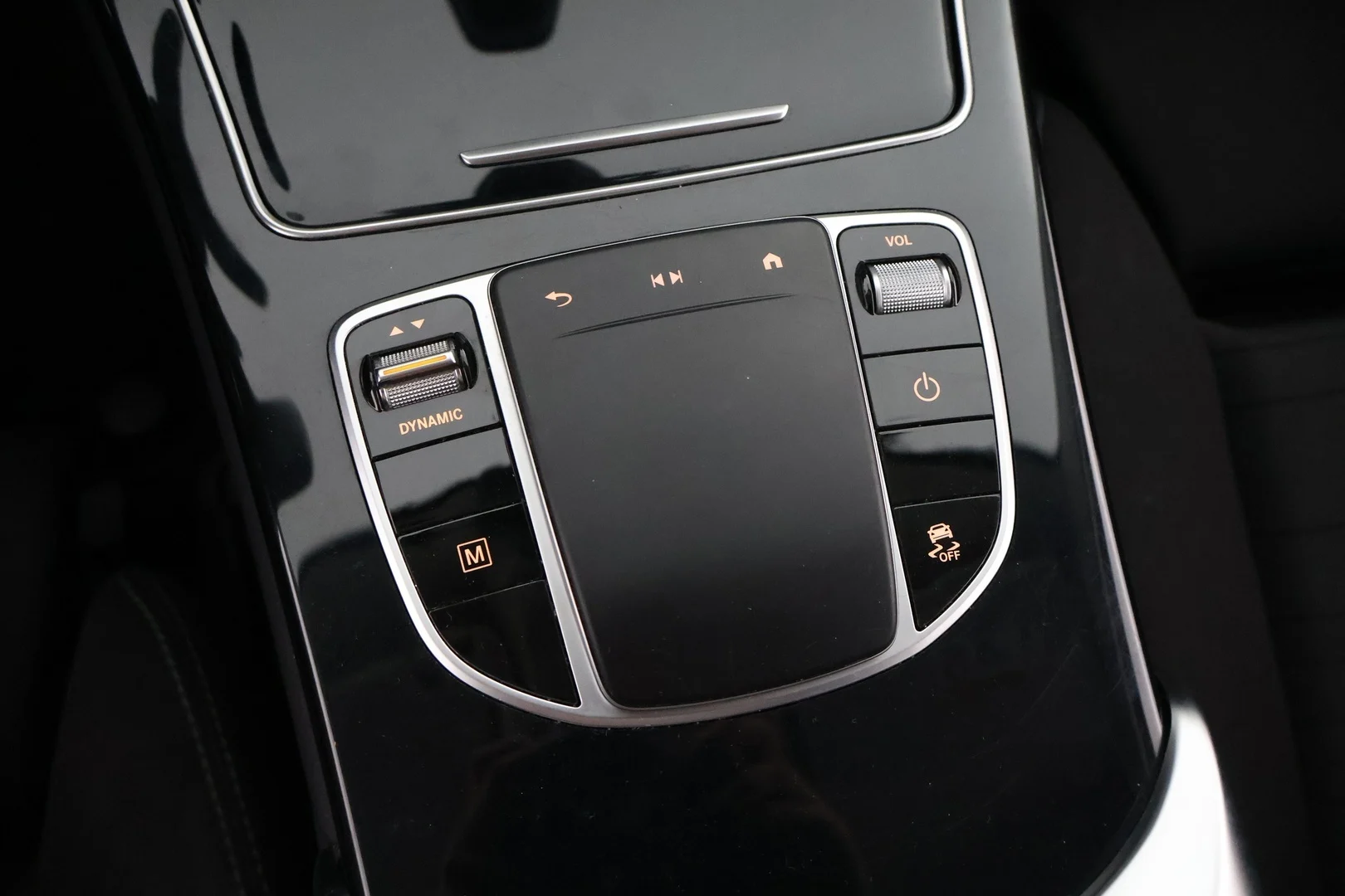 Car Image - 3axhwYe8TiX8fF233JpPJK