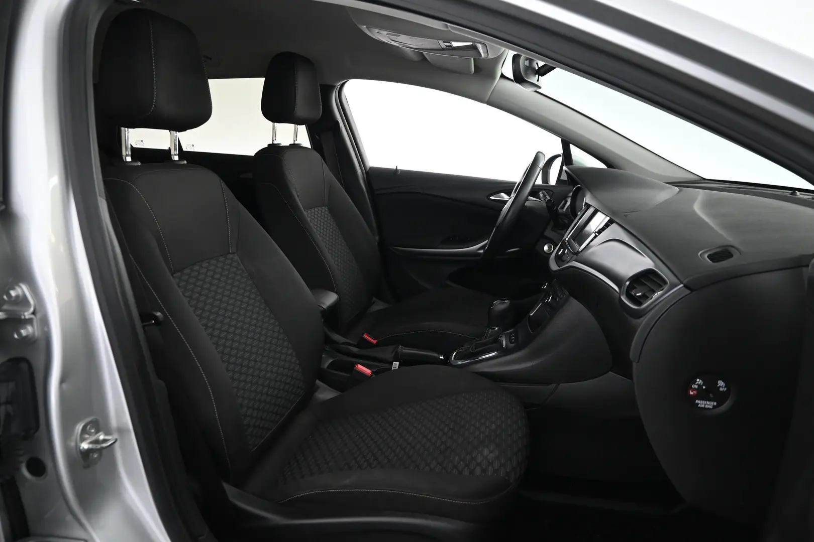 Car Image - 3oYq6ddriD2x0dT4IipkDe