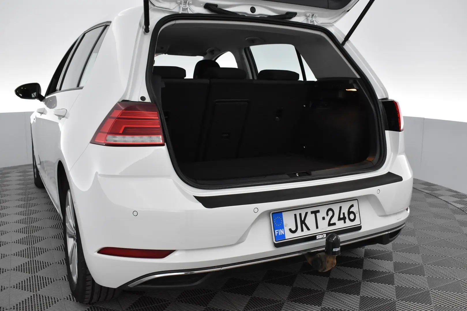 Car Image - 7DpxiuX80BAEx6dmcqArtq