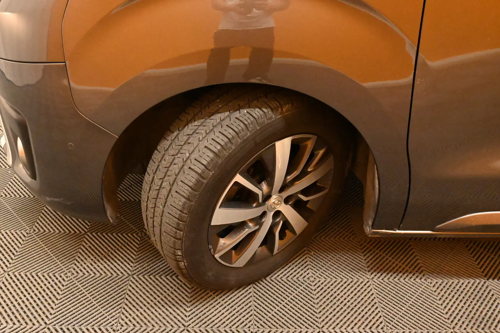 Car Image - 5xigk8lnlEP3sbHulctwTH